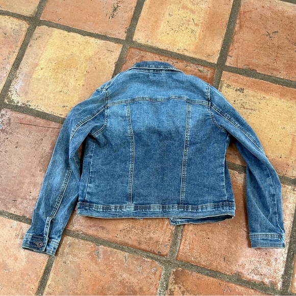 Girls Jean jacket, size M. Minimal wear. - Picture 3 of 3